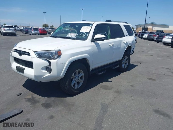 2024 Toyota 4Runner SR5 Premium with VIN JTENU5JR4R6243479, listed as a IAAI auction lot 42068243 with 17,533 mi miles. Bid and sale history available at carsss.com. Image 2.