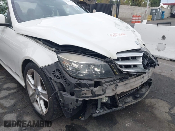 2011 Mercedes-Benz C 300 Sport с VIN WDDGF5EBXBR146530, выставлен на аукционе IAAI как лот 40389541 с пробегом 108 831 миль миль и . История ставок и продаж доступна на DreamBid. Изображение 17.