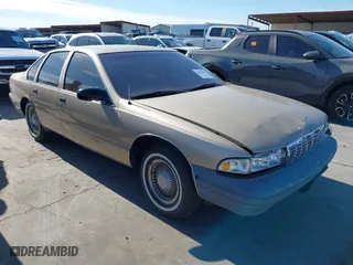1996 Chevrolet Caprice Classic 1SA Special Value Pkg with VIN 1G1BL52W2TR102066, listed as a IAAI auction lot 41287821 with 276,757 mi miles. Bid and sale history available at carsss.com. Image 1.