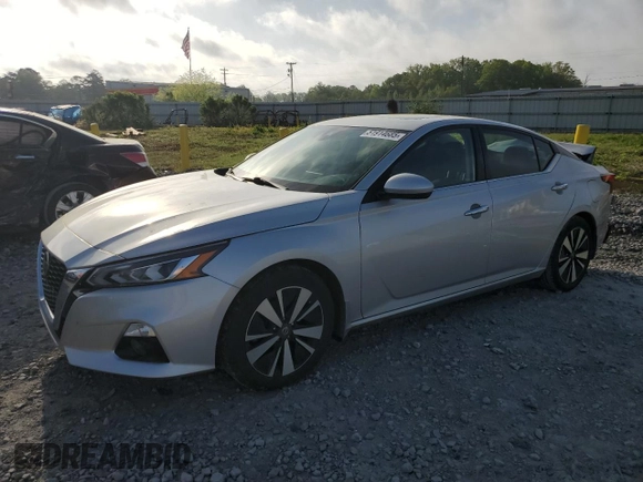 2020 Nissan Altima SV z VIN 1N4BL4DV7LC276231, wystawiony jako Copart lot #51914685 z przebiegiem 65 687 mil mil oraz Szkoda całkowita • Salvage title. Historia ofert i sprzedaży dostępna na DreamBid. Obrazek 1.