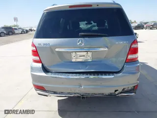 2011 Mercedes-Benz GL-Class GL 350 BlueTEC with VIN 4JGBF2FE7BA699173, listed as a IAAI auction lot 41591338 with 194,023 mi miles. Bid and sale history available at carsss.com. Image 17.