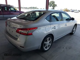 2013 Nissan Sentra SR z VIN 3N1AB7AP0DL667925, wystawiony jako IAAI lot #42288166 z przebiegiem 81 845 mil mil oraz . Historia ofert i sprzedaży dostępna na DreamBid. Obrazek 4.