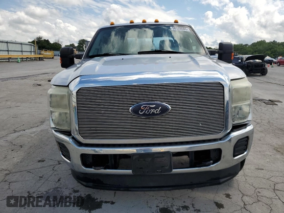 2014 Ford F-250 XL with VIN 1FT7W2B67EEB53642, listed as a Copart auction lot 58520585 with 281,417 mi miles and Salvage title. Bid and sale history available at DreamBid. Image 5.