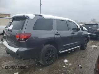 2019 Toyota Sequoia SR5 with VIN 5TDBY5G15KS173235, listed as a Copart auction lot 82596994 with 0 mi miles and Salvage Title. Bid and sale history available at carsss.com. Image 3.