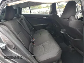 2019 Toyota Prius L Eco z VIN JTDKARFU0K3087436, wystawiony jako Copart lot #55699135 z przebiegiem Nie podano mil oraz Szkoda całkowita • Salvage title. Historia ofert i sprzedaży dostępna na DreamBid. Obrazek 10.