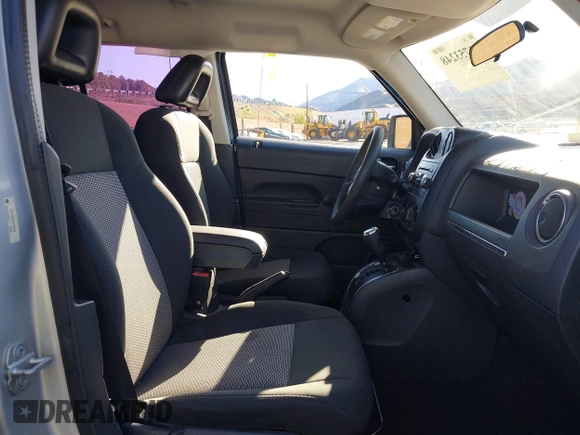 2009 Jeep Patriot Sport with VIN 1J4FT28A99D155530, listed as a IAAI auction lot 41753248 with 194,518 mi miles and . Bid and sale history available at DreamBid. Image 5.