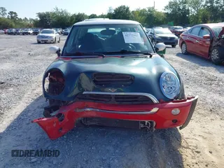 2006 MINI Hardtop S с VIN WMWRE33586TN27239, выставлен на аукционе IAAI как лот 42775957 с пробегом 165 133 миль миль и . История ставок и продаж доступна на DreamBid. Изображение 13.