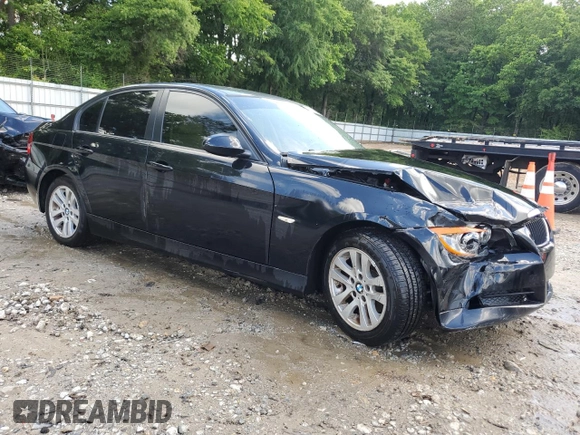 2006 BMW 3 Series 325i z VIN WBAVB13576PT24671, wystawiony jako Copart lot #56490285 z przebiegiem 99 604 mil mil oraz Szkoda całkowita • Salvage title. Historia ofert i sprzedaży dostępna na DreamBid. Obrazek 4.