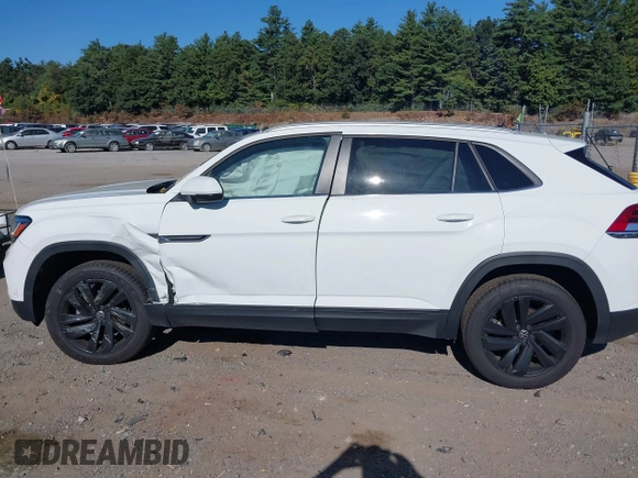 2022 Volkswagen Atlas SE with VIN 1V2KE2CA5NC201682, listed as a IAAI auction lot 40238163 with 44,790 mi miles and . Bid and sale history available at DreamBid. Image 14.