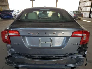 2018 Volvo S60 Inscription z VIN LYV402TK5JB167307, wystawiony jako Copart lot #53399735 z przebiegiem 60 749 mil mil oraz Szkoda całkowita • Salvage title. Historia ofert i sprzedaży dostępna na DreamBid. Obrazek 6.
