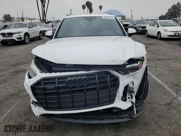 2024 Audi Q5 Premium Plus with VIN WA1BBAFY9R2147404, listed as a Copart auction lot 60261915 with 3,201 mi miles and Salvage title. Bid and sale history available at DreamBid. Image 5.