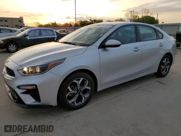 2019 Kia Forte LXS z VIN 3KPF24AD5KE092505, wystawiony jako Copart lot #49099065 z przebiegiem 124 673 mil mil oraz Czysty tytuł • Clean title. Historia ofert i sprzedaży dostępna na DreamBid. Obrazek 1.