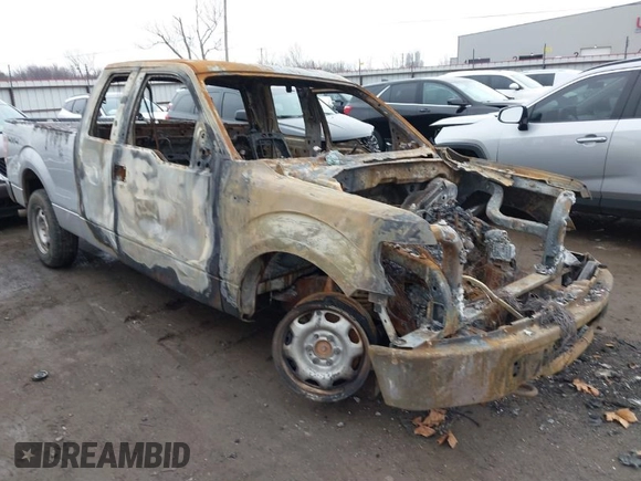 2013 Ford F-150 XL z VIN 1FTFX1EF7DFA69117, wystawiony jako IAAI lot #41453906 z przebiegiem Nie podano mil oraz . Historia ofert i sprzedaży dostępna na DreamBid. Obrazek 1.