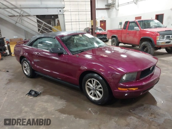 2005 Ford Mustang Deluxe with VIN 1ZVFT84N555227763, listed as a IAAI auction lot 41692270 with 150,423 mi miles. Bid and sale history available at carsss.com. Image 1.