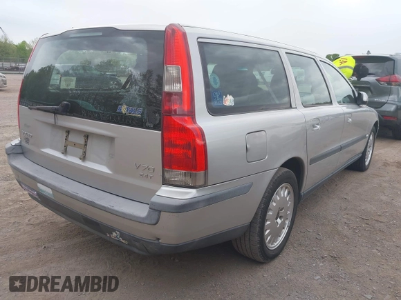 2001 Volvo V70 with VIN YV1SW58D512096722, listed as a IAAI auction lot 42080844 with 218,965 mi miles and . Bid and sale history available at DreamBid. Image 4.