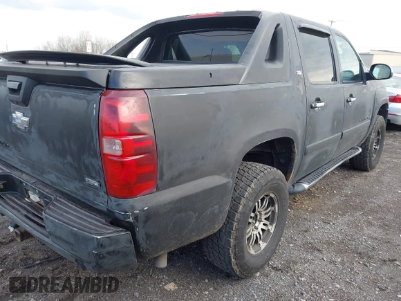 2007 Chevrolet Avalanche LTZ z VIN 3GNFK12357G286474, wystawiony jako IAAI lot #42110263 z przebiegiem 282 901 mil mil oraz . Historia ofert i sprzedaży dostępna na DreamBid. Obrazek 4.