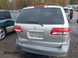 2003 Toyota Sienna CE with VIN 4T3ZF19C93U551570, listed as a IAAI auction lot 40961703 with 285,644 mi miles. Bid and sale history available at carsss.com. Image 16.