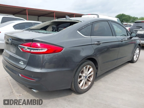 2020 Ford Fusion SE with VIN 3FA6P0HDXLR188646, listed as a IAAI auction lot 42129881 with 85,014 mi miles and . Bid and sale history available at DreamBid. Image 4.