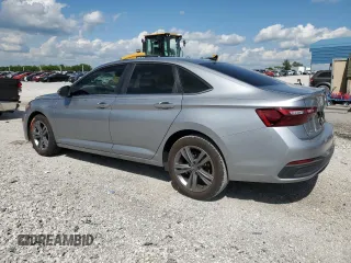 2024 Volkswagen Jetta SE с VIN 3VW7M7BU2RM059151, выставлен на аукционе Copart как лот 54608035 с пробегом 4 657 миль миль и Списание • Salvage title. История ставок и продаж доступна на DreamBid. Изображение 2.