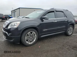 2012 GMC Acadia Denali z VIN 1GKKVTED5CJ211950, wystawiony jako Copart lot #61357765 z przebiegiem 135 780 mil mil oraz Czysty tytuł • Clean title. Historia ofert i sprzedaży dostępna na DreamBid. Obrazek 1.