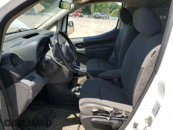 2017 Nissan NV200 S z VIN 3N6CM0KN3HK700106, wystawiony jako Copart lot #57971955 z przebiegiem 183 147 mil mil oraz Czysty tytuł • Clean title. Historia ofert i sprzedaży dostępna na DreamBid. Obrazek 7.