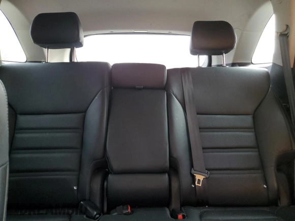 2017 Kia Sorento EX with VIN 5XYPHDA18HG218604, listed as a Copart auction lot 81130264 with 85,523 mi miles and Salvage Title. Bid and sale history available at carsss.com. Image 10.