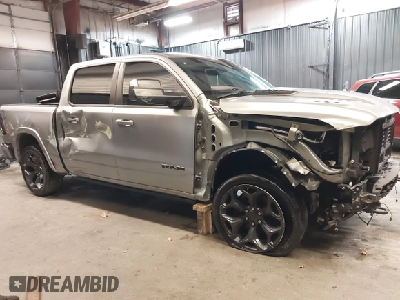 2022 Ram 1500 Limited z VIN 1C6SRFHM1NN211394, wystawiony jako IAAI lot #42052416 z przebiegiem 28 881 mil mil oraz . Historia ofert i sprzedaży dostępna na DreamBid. Obrazek 14.