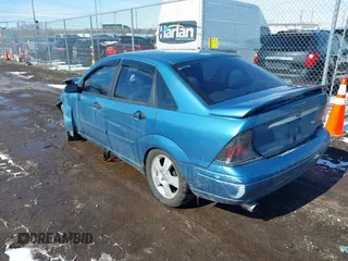 2001 Ford Focus SE with VIN 1FAFP34P21W285724, listed as a IAAI auction lot 41622145 with 251,726 mi miles and . Bid and sale history available at carsss.com. Image 3.