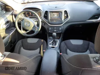 2018 Jeep Cherokee Latitude Tech Connect с VIN 1C4PJMCX0JD562308, выставлен на аукционе Copart как лот 88298365 с пробегом 57 666 миль миль и Списание • Salvage title. История ставок и продаж доступна на DreamBid. Изображение 8.