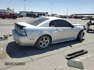 2001 Ford Mustang GT Deluxe z VIN 1FAFP42X61F165305, wystawiony jako Copart lot #53828935 z przebiegiem 175 538 mil mil oraz Szkoda całkowita • Salvage title. Historia ofert i sprzedaży dostępna na DreamBid. Obrazek 3.