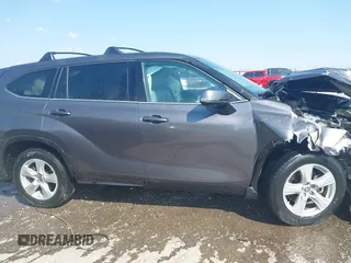 2021 Toyota Highlander L with VIN 5TDZZRAH3MS523182, listed as a IAAI auction lot 42052236 with 62,721 mi miles and . Bid and sale history available at DreamBid. Image 14.