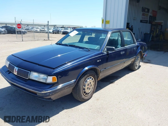 1996 Oldsmobile Cutlass Ciera 1SA VX5 z VIN 1G3AJ55M6T6397371, wystawiony jako IAAI lot #42222459 z przebiegiem 92 232 mil mil oraz . Historia ofert i sprzedaży dostępna na DreamBid. Obrazek 17.