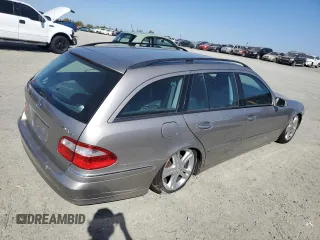 2006 Mercedes-Benz E 500 with VIN WDBUH83J96X194071, listed as a Copart auction lot 71035284 with 121,818 mi miles and Salvage Title. Bid and sale history available at carsss.com. Image 3.