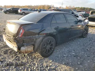 2020 Chrysler 300 S with VIN 2C3CCAGG7LH164590, listed as a Copart auction lot 85084674 with 90,370 mi miles and Salvage Title. Bid and sale history available at DreamBid. Image 3.