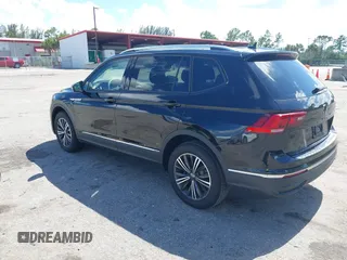 2024 Volkswagen Tiguan Wolfsburg Edition с VIN 3VV6B7AX7RM213144, выставлен на аукционе IAAI как лот 42523305 с пробегом 3 940 миль миль и . История ставок и продаж доступна на DreamBid. Изображение 3.