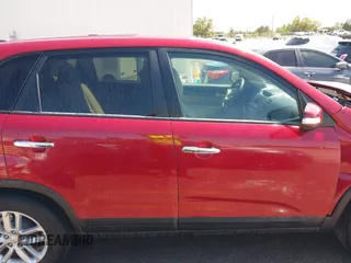 2015 Kia Sorento LX with VIN 5XYKT3A62FG592895, listed as a IAAI auction lot 41968561 with 99,761 mi miles. Bid and sale history available at carsss.com. Image 14.