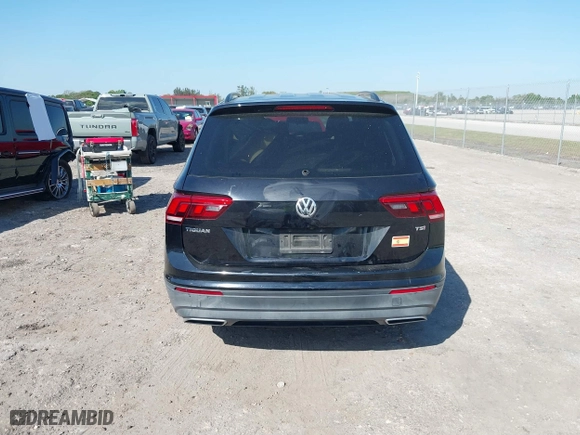 2018 Volkswagen Tiguan S with VIN 3VV1B7AX6JM036407, listed as a IAAI auction lot 41705021 with 84,171 mi miles. Bid and sale history available at carsss.com. Image 17.