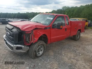 2013 Ford F-350 z VIN 1FD8X3F60DEB00261, wystawiony jako Copart lot #57975365 z przebiegiem 221 878 mil mil oraz Szkoda całkowita • Salvage title. Historia ofert i sprzedaży dostępna na DreamBid. Obrazek 1.