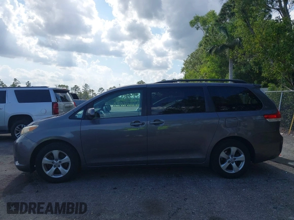 2011 Toyota Sienna LE AAS with VIN 5TDKK3DC0BS050227, listed as a IAAI auction lot 41931314 with 190,793 mi miles. Bid and sale history available at carsss.com. Image 14.