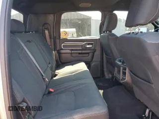 2022 Ram 2500 Big Horn z VIN 3C6UR5MLXNG149714, wystawiony jako Copart lot #56289135 z przebiegiem 110 812 mil mil oraz Szkoda całkowita • Salvage title. Historia ofert i sprzedaży dostępna na DreamBid. Obrazek 10.