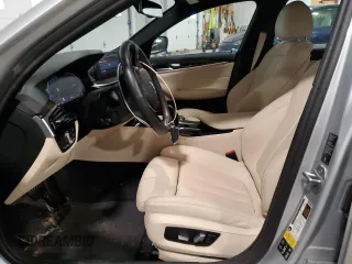 2020 BMW 5 Series 530i xDrive with VIN WBAJR7C09LCE58704, listed as a Copart auction lot 49900615 with 33,167 mi miles and Salvage title. Bid and sale history available at DreamBid. Image 7.