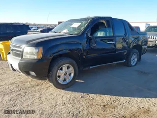 2008 Chevrolet Avalanche LS with VIN 3GNFK12318G149856, listed as a IAAI auction lot 41435274 with 216,734 mi miles. Bid and sale history available at carsss.com. Image 2.