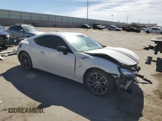 2017 Toyota 86 z VIN JF1ZNAA18H8707260, wystawiony jako Copart lot #45957555 z przebiegiem 83 480 mil mil oraz Szkody całkowita. Historia ofert i sprzedaży dostępna na DreamBid. Obrazek 4.