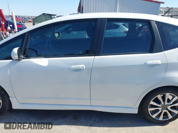 2013 Honda Fit Sport with VIN JHMGE8H54DC059358, listed as a IAAI auction lot 41776717 with 90,595 mi miles. Bid and sale history available at carsss.com. Image 15.