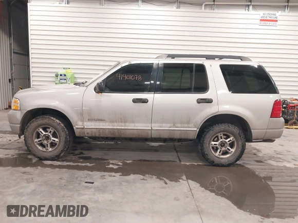 2005 Ford Explorer XLT z VIN 1FMZU63K75UA92666, wystawiony jako IAAI lot #41401078 z przebiegiem 180 753 mil mil oraz . Historia ofert i sprzedaży dostępna na DreamBid. Obrazek 14.
