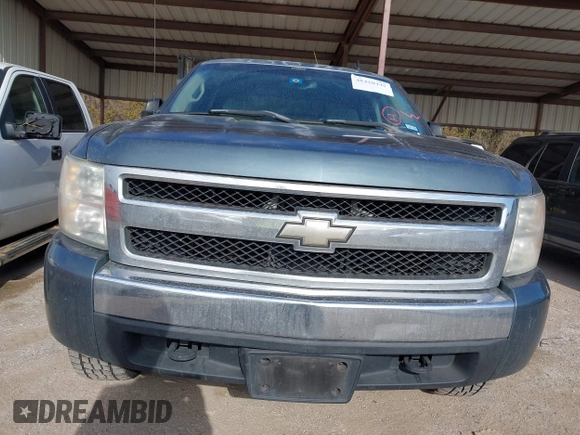 2007 Chevrolet Silverado 1500 LT w/1LT with VIN 2GCEC19J571562893, listed as a IAAI auction lot 41420449 with 246,613 mi miles. Bid and sale history available at carsss.com. Image 6.