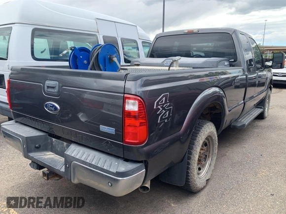 2015 Ford F-250 XLT z VIN 1FT7X2B61FEC57669, wystawiony jako IAAI lot #42430375 z przebiegiem 141 252 mil mil oraz . Historia ofert i sprzedaży dostępna na DreamBid. Obrazek 14.