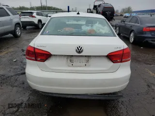 2015 Volkswagen Passat SE z VIN 1VWBV7A32FC019181, wystawiony jako Copart lot #55873865 z przebiegiem 170 330 mil mil oraz Czysty tytuł • Clean title. Historia ofert i sprzedaży dostępna na DreamBid. Obrazek 6.
