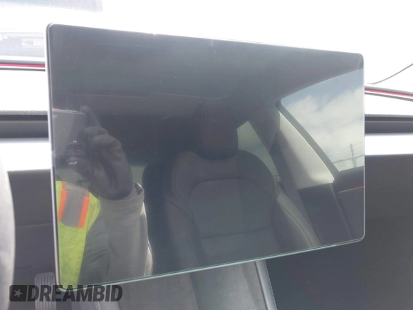 2025 Tesla Model 3 Long Range с VIN 5YJ3E1EB5SF960787, выставлен на аукционе IAAI как лот 42231981 с пробегом Не указан миль и . История ставок и продаж доступна на DreamBid. Изображение 7.