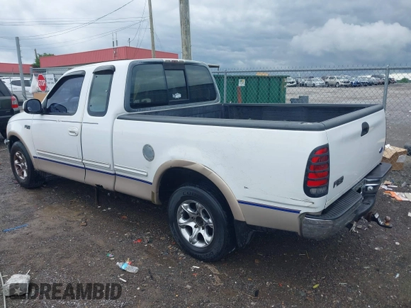 1997 Ford F-150 XL z VIN 1FTEX17L1VNB15658, wystawiony jako IAAI lot #42353422 z przebiegiem 217 975 mil mil oraz . Historia ofert i sprzedaży dostępna na DreamBid. Obrazek 3.